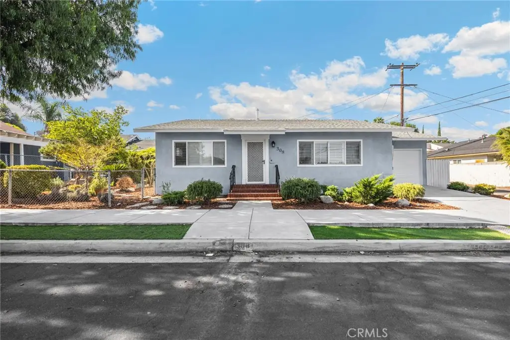 308 W 10th Street, Corona, CA 92882 - #1
