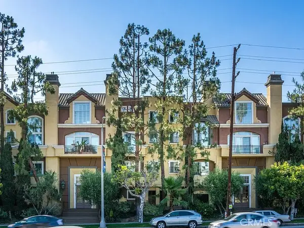 7033 La Tijera, Los Angeles, CA 90045