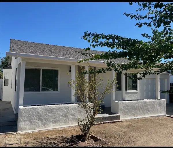 11822 Rialto, Los Angeles, CA 91352