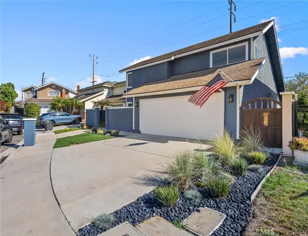 987 Modjeska, Costa Mesa, CA 92627