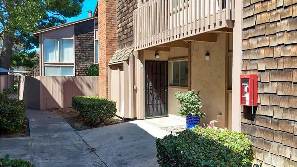 1098 Cabrillo Park #B, Santa Ana, CA 92701