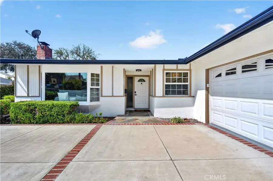 527 N Lincoln Avenue, Fullerton, CA 92831 - #3