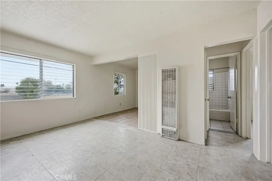 5914 S Hoover, Los Angeles, CA 90044 - #2