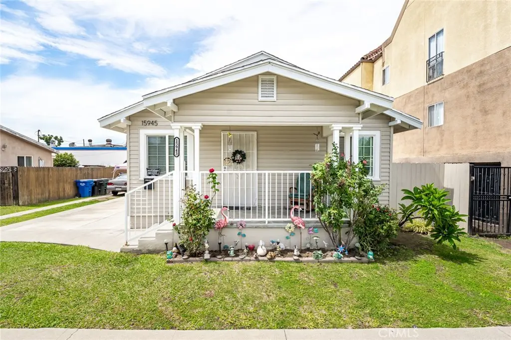15943 Vermont, Paramount, CA 90723 - #1