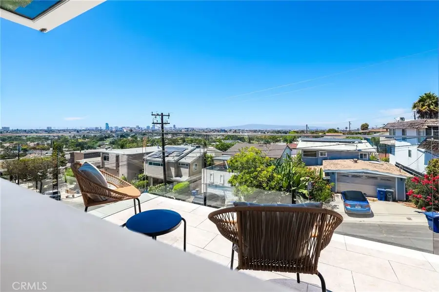 2076 Stanley Avenue, Signal Hill, CA 90755 - #3