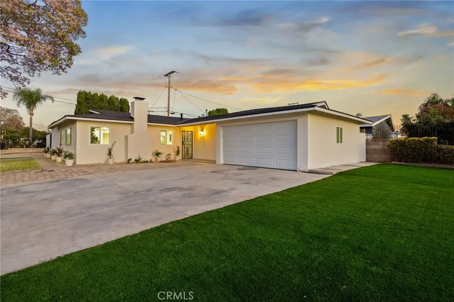 1638 W Pine Street, Santa Ana, CA 92703 - #2