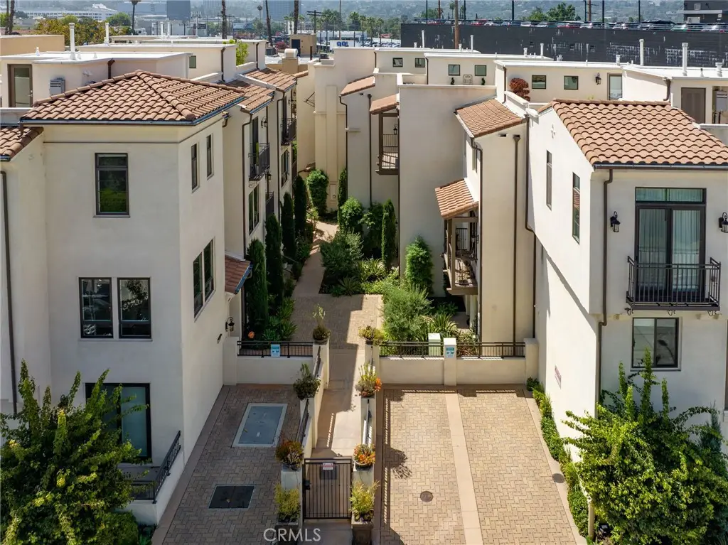 10736 Bloomfield Street, North Hollywood, CA 91603 - #1