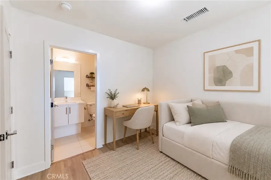 10736 Bloomfield Street, North Hollywood, CA 91603 - #3