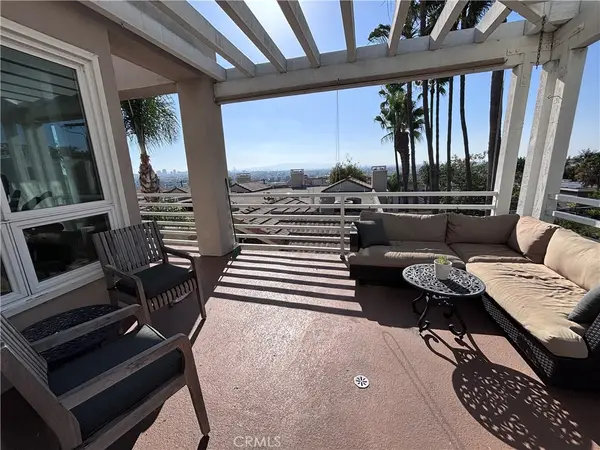 2604 E 20th Street #301, Signal Hill, CA 90755