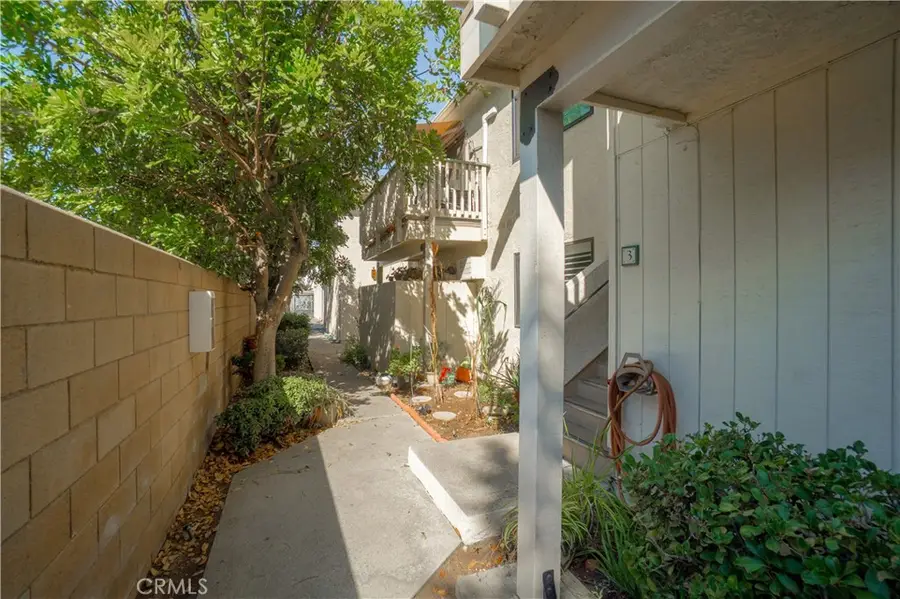 1045 E 3rd Street #4, Long Beach, CA 90802 - #3