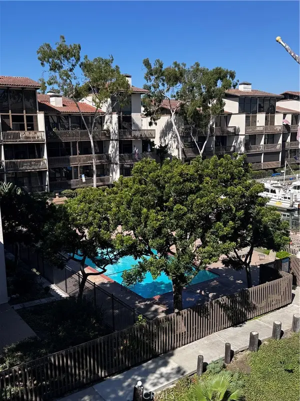 7311 Marina Pacifica N, Long Beach, CA 90803