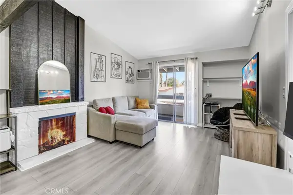 21800 Schoenborn #260, Canoga Park, CA 91304