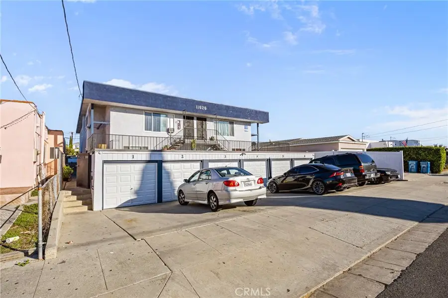 11626 Cedar Avenue, Hawthorne, CA 90250 - #3