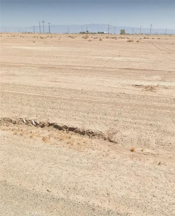 2172 Salton Dr, Thermal, CA 92274