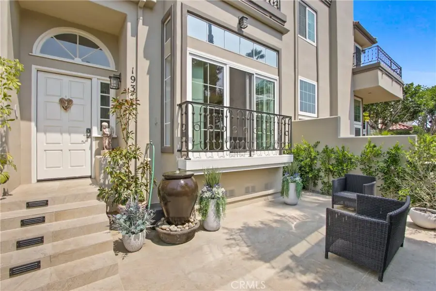 19355 Maidstone Lane, Huntington Beach, CA 92648 - Image #2