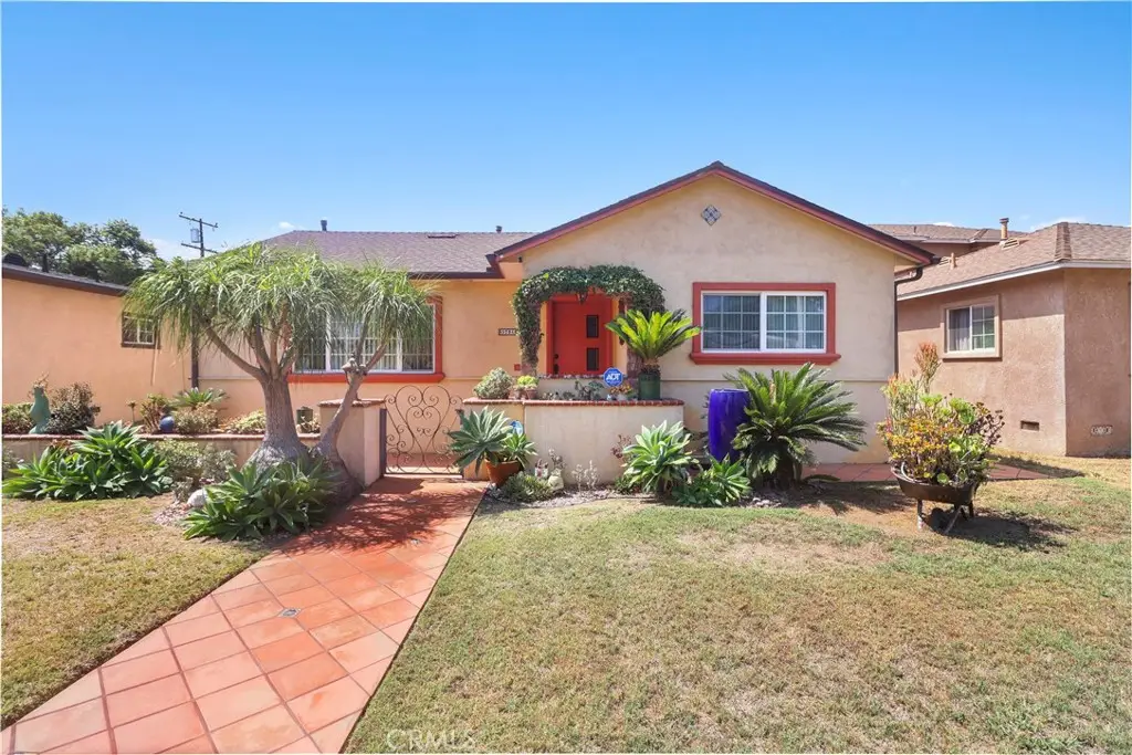 9206 Rendalia St, Bellflower, CA 90706 - Image #1