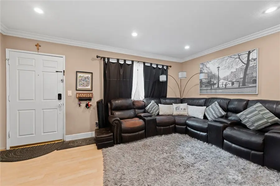 7035 Woodley #205, Van Nuys, CA 91406 - Image #3