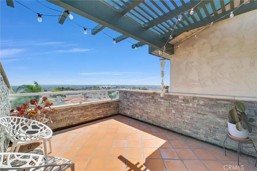 2215 Molino Avenue #B, Signal Hill, CA 90755 - Image #2