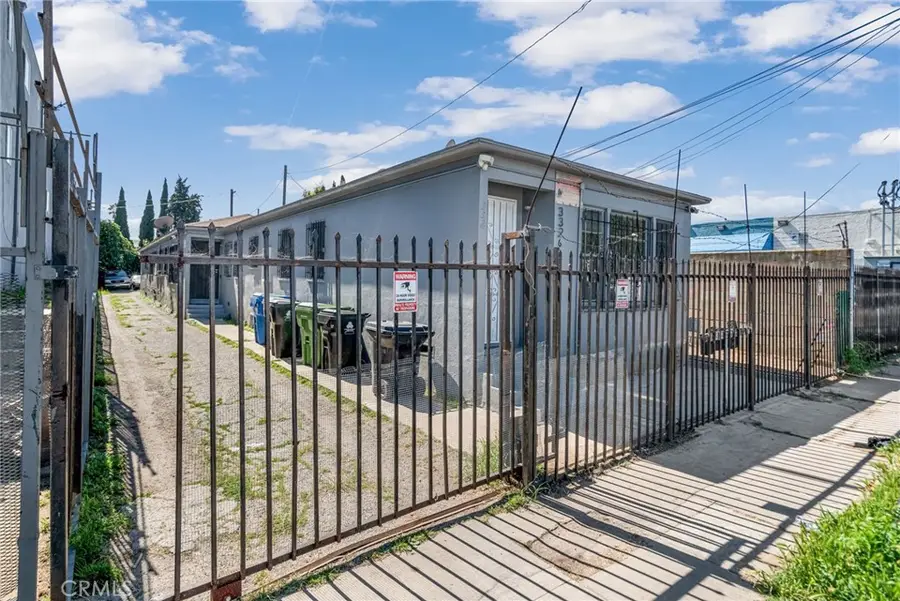 3322 W 63rd Street, Los Angeles, CA 90043 - #2
