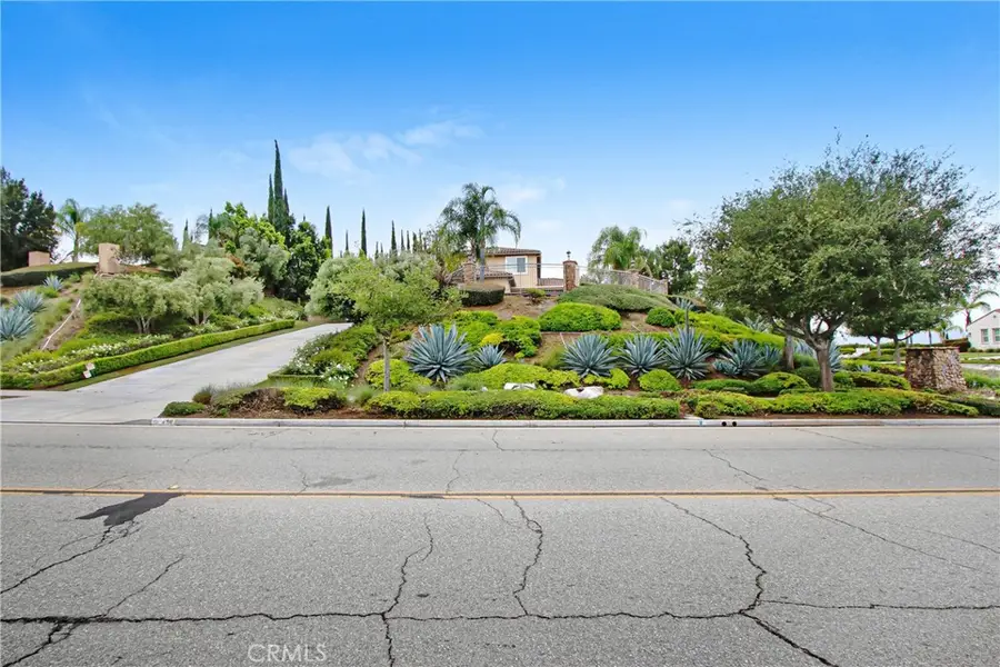 498 Green Orchard, Riverside, CA 92506 - #2