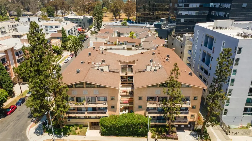 1154 S Barrington Avenue #213, Los Angeles, CA 90049 - #1