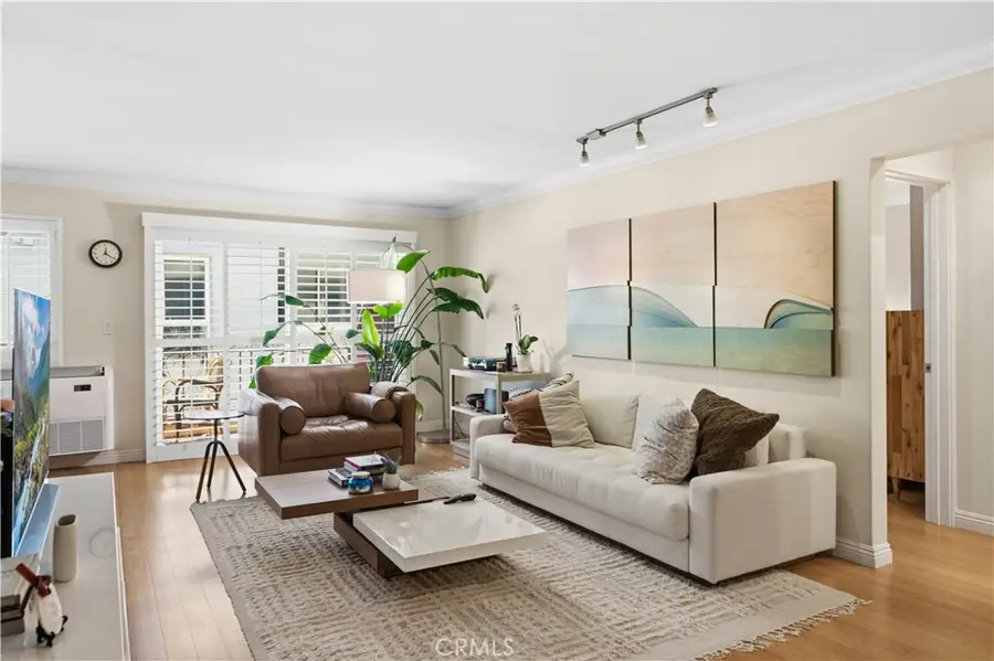 1154 S Barrington Avenue #213, Los Angeles, CA 90049 - #3