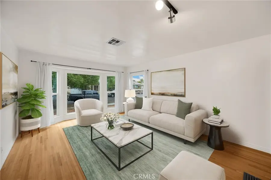 8828 Zeiler, Arleta, CA 91331 - Image #2