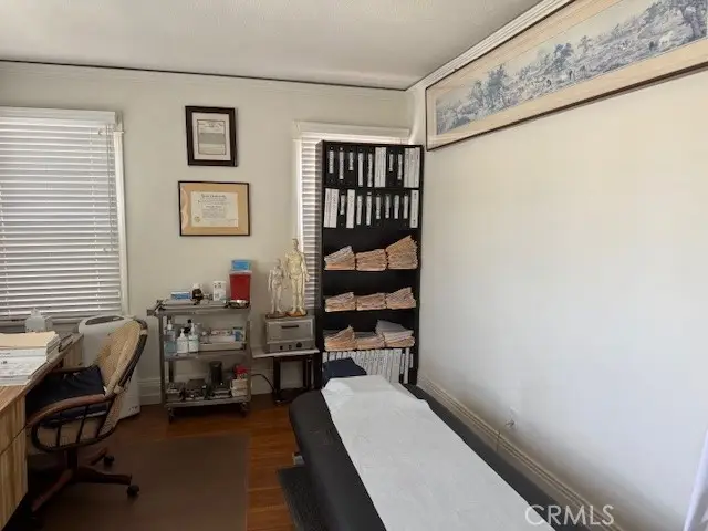 242 N St Andrews Pl, Los Angeles, CA 90004 - Image #2