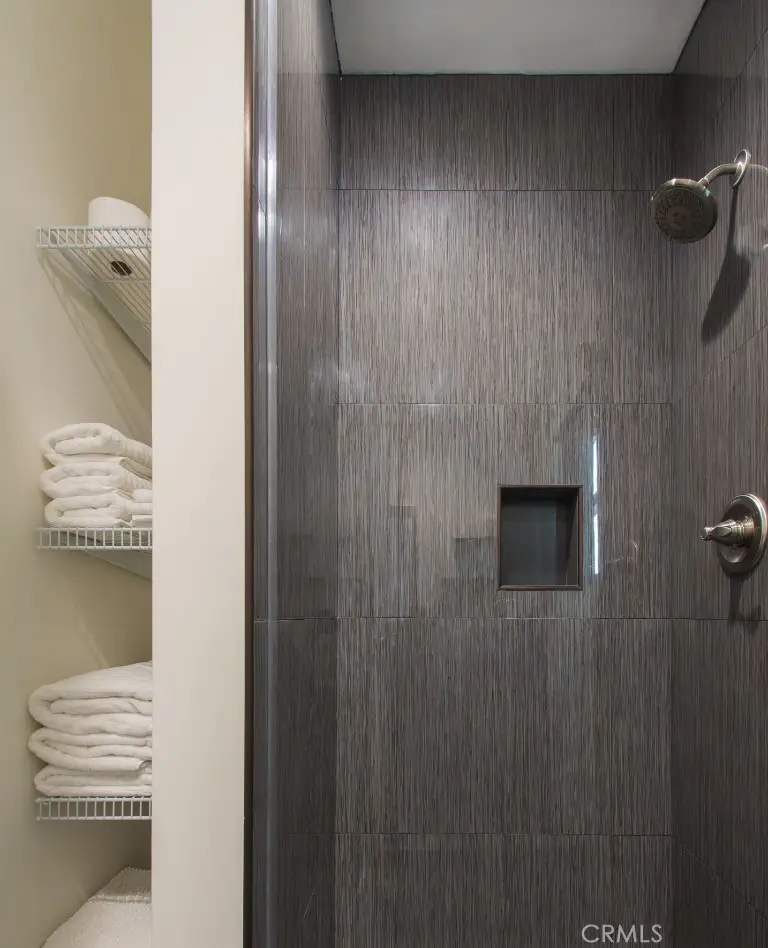 239 W Hillcrest Boulevard, Inglewood, CA 90301 - Image #3