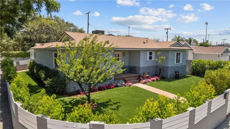 8054 Cedros Avenue, Panorama City, CA 91402 - Image #3