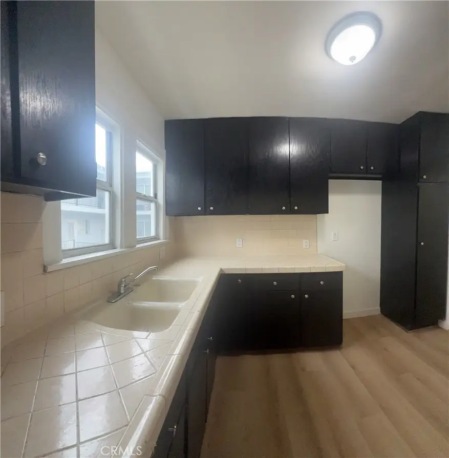 1307 W Martin Luther King Jr Boulevard, Los Angeles, CA 90037 - Image #3