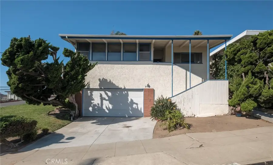 909 Montgomery, Hermosa Beach, CA 90254 - Image #2