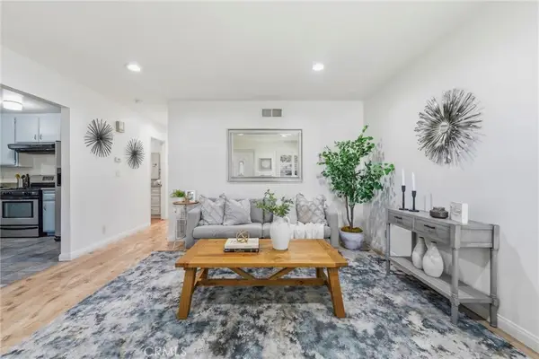 11736 215th Street, Lakewood, CA 90715