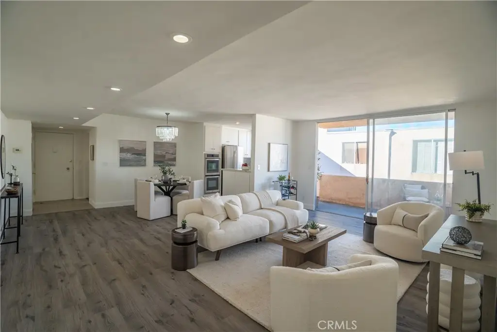 5429 Newcastle #301, Encino, CA 91316 - Image #1