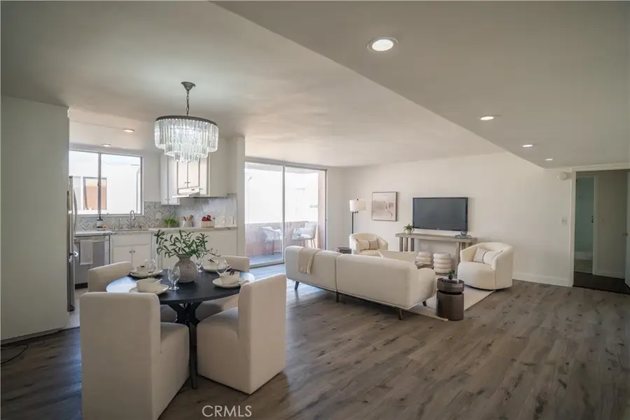 5429 Newcastle #301, Encino, CA 91316 - Image #3