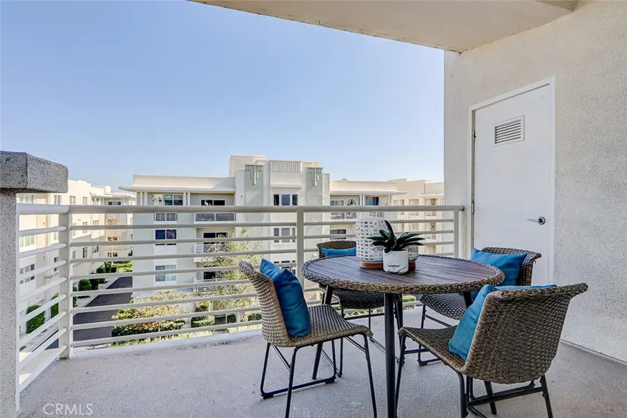 13029 Central Avenue #401, Hawthorne, CA 90250 - Image #2