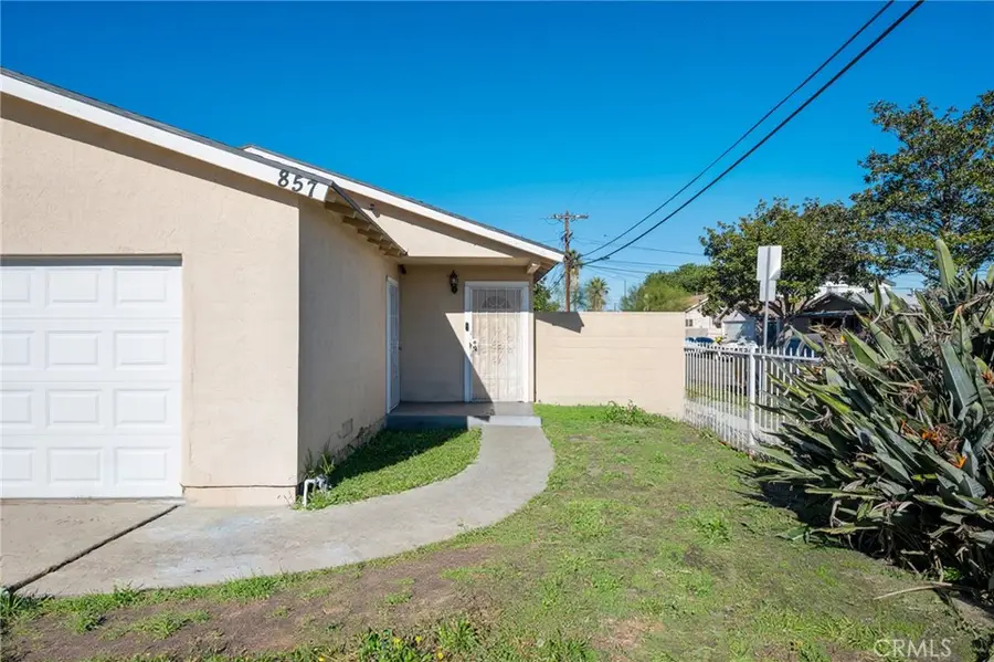 857 E 109th, Los Angeles, CA 90059 - #2