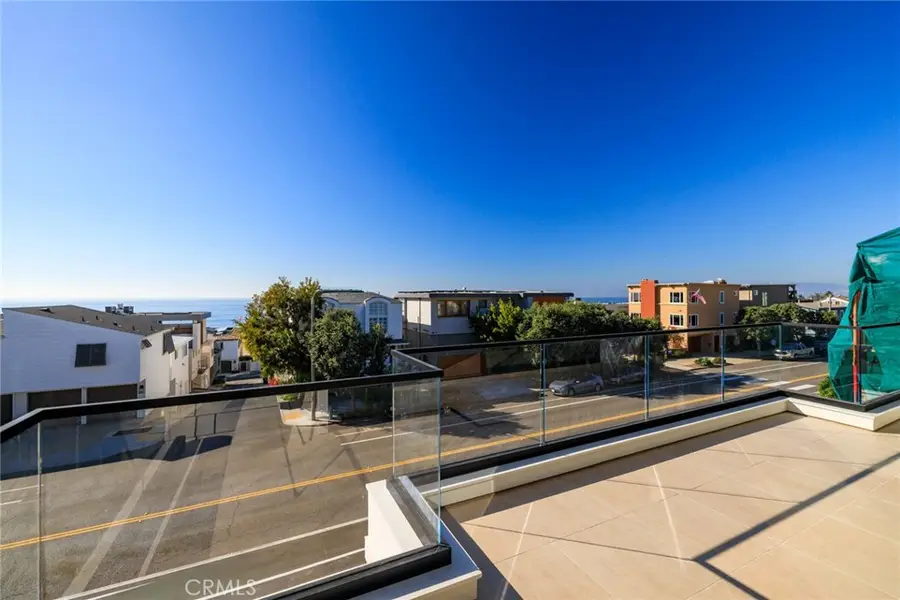 212 Manhattan Avenue, Manhattan Beach, CA 90266 - Image #2