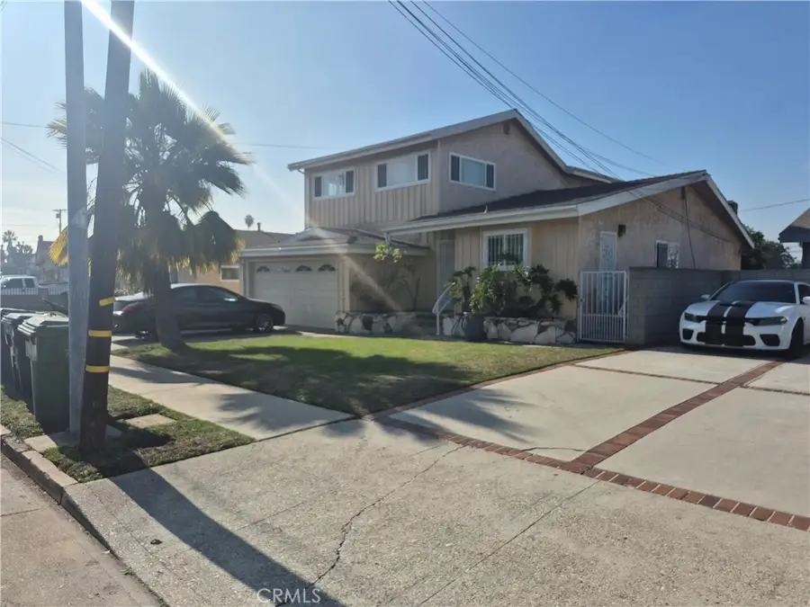 12621 S Hoover, Los Angeles, CA 90044 - #2