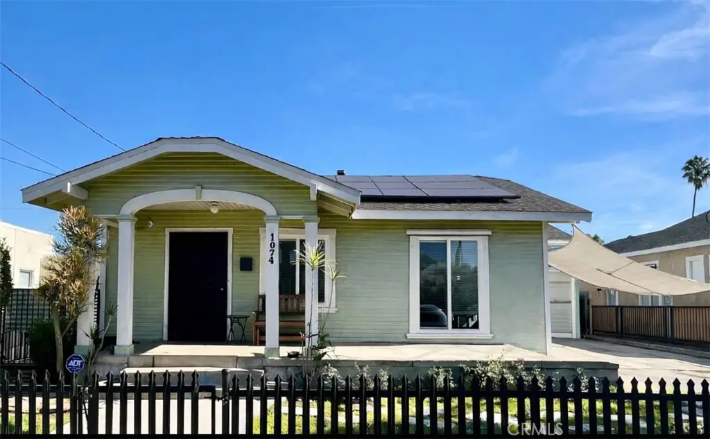 1074 Vina Avenue, Long Beach, CA 90813 - Image #1