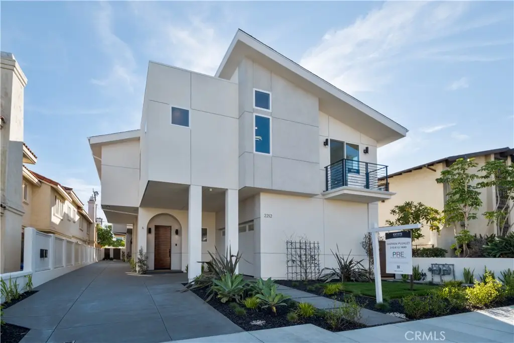 2212 Gates Avenue #B, Redondo Beach, CA 90278 - Image #1