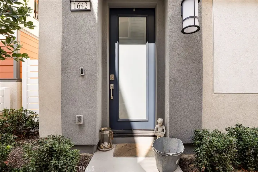 1642 W Saratoga Lane, San Pedro, CA 90732 - Image #3