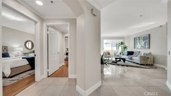 7218 Hillside Avenue #202, Los Angeles, CA 90046
