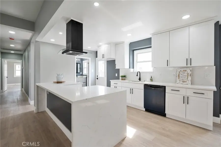 8716 S 10th Avenue, Inglewood, CA 90305 - #3