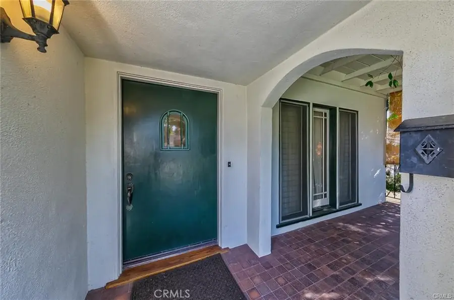 1042 E Tujunga, Burbank, CA 91501 - #2