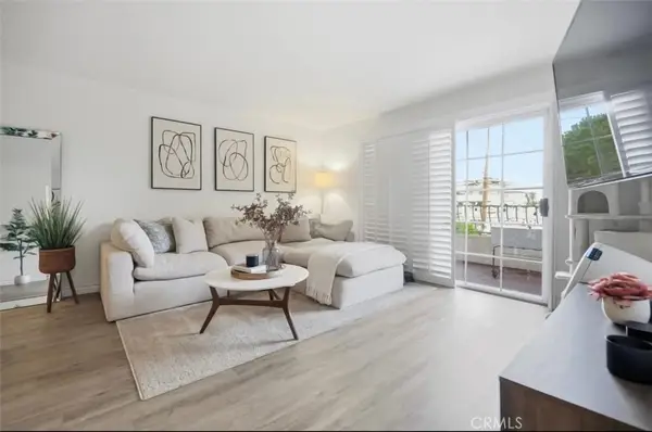 1335 Newport Avenue #202, Long Beach, CA 90804