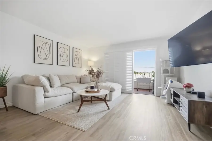 1335 Newport Avenue #202, Long Beach, CA 90804 - #3