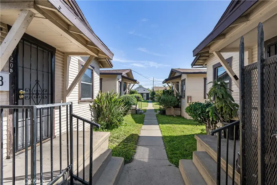 720 King, Wilmington, CA 90744 - #2