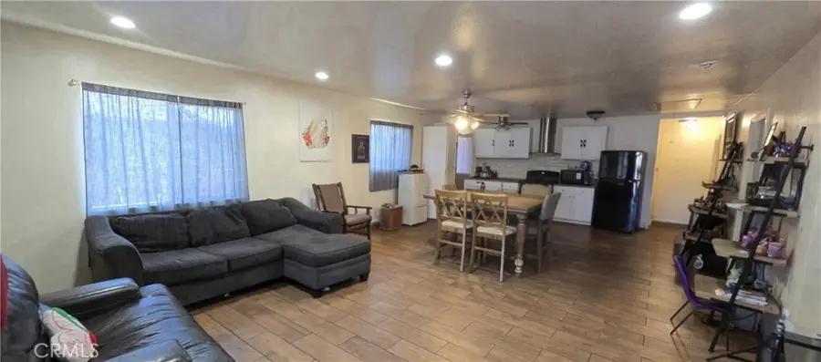 700 W 77th, Los Angeles, CA 90044 - #3