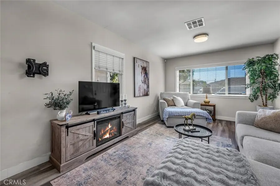 5017 W 123rd Pl, Hawthorne, CA 90250 - #2